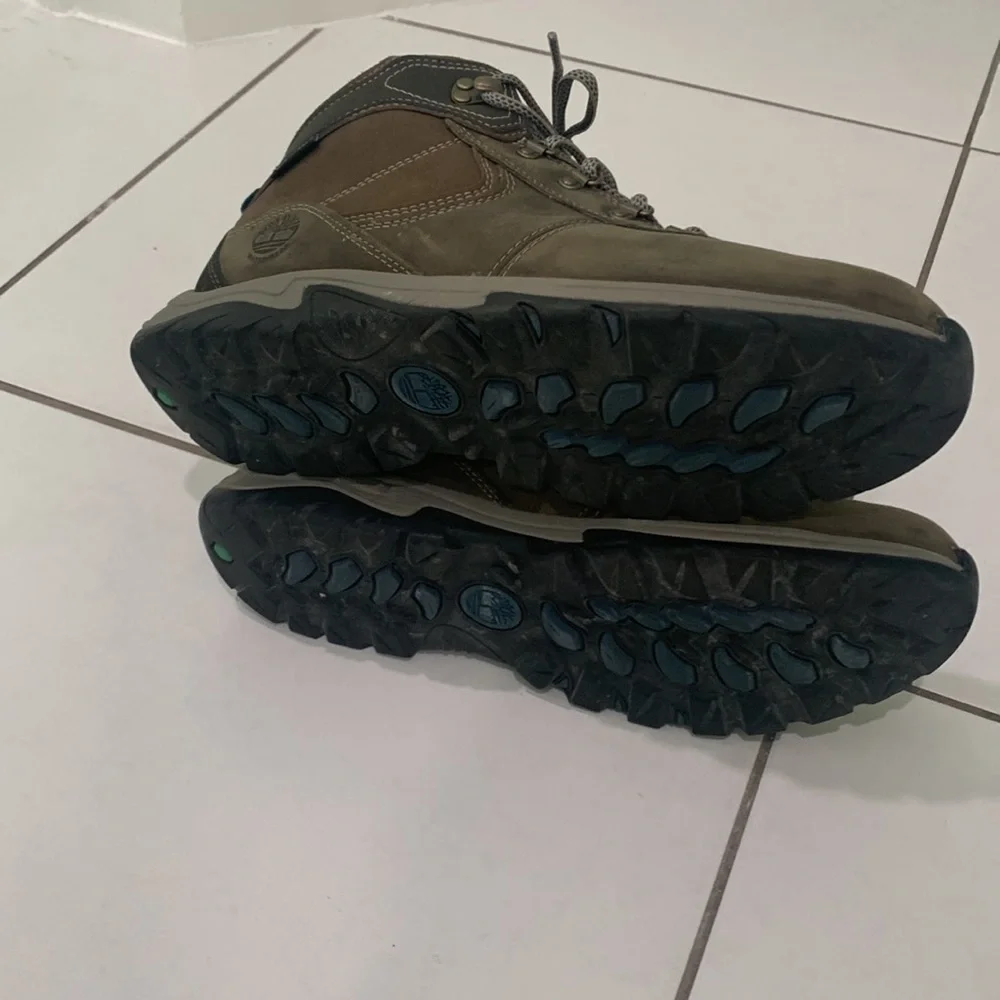 Womens Timberland Hiking Boots - Picture 5 of 12